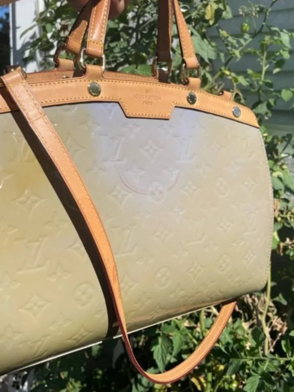 Louis Vuitton purple Brea MM lila monogram Vernis